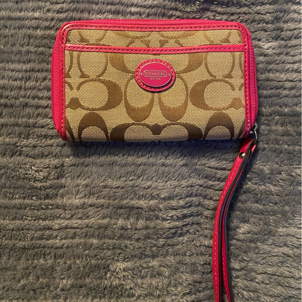 SOLD!! Coach wristlet